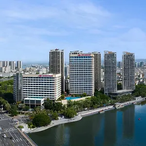 Crowne Plaza Center By Ihg Resort